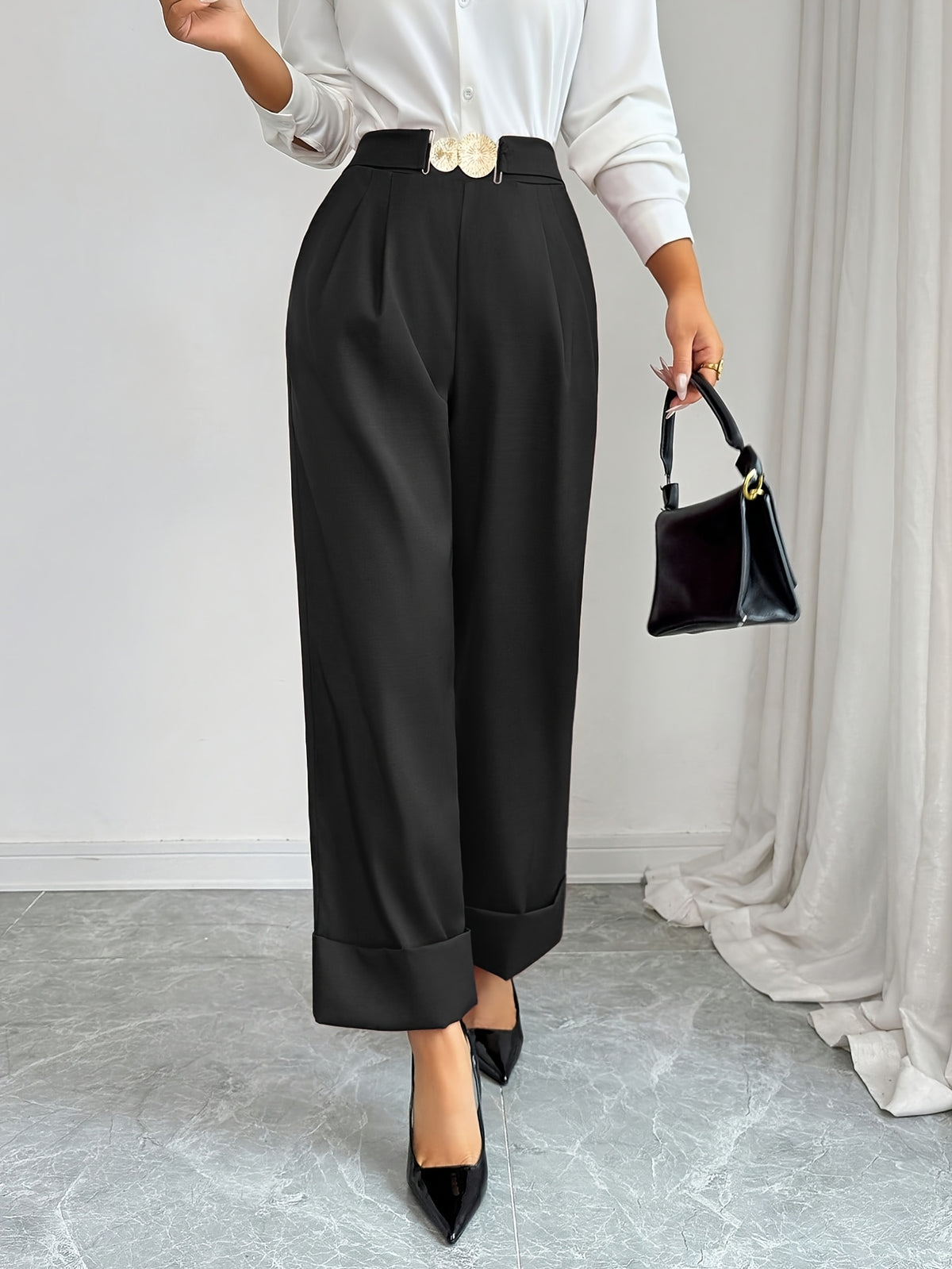Pantalon chic grande taille — Bordeaux à revers et boucle dorée