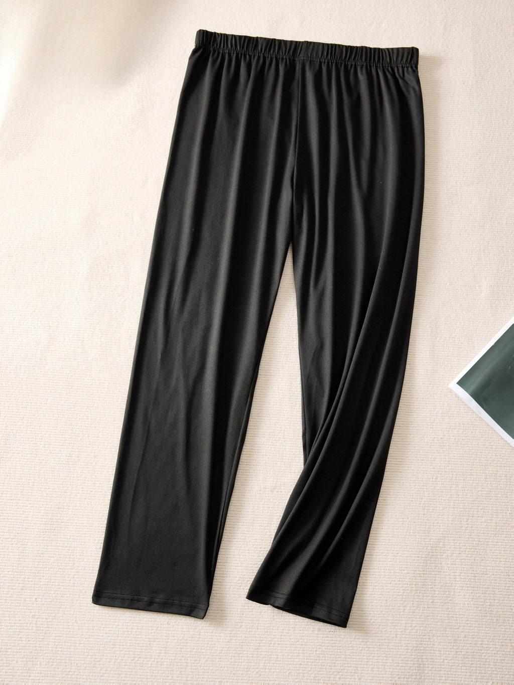 Pantalon droit grande taille — Maille souple noire d'intérieur