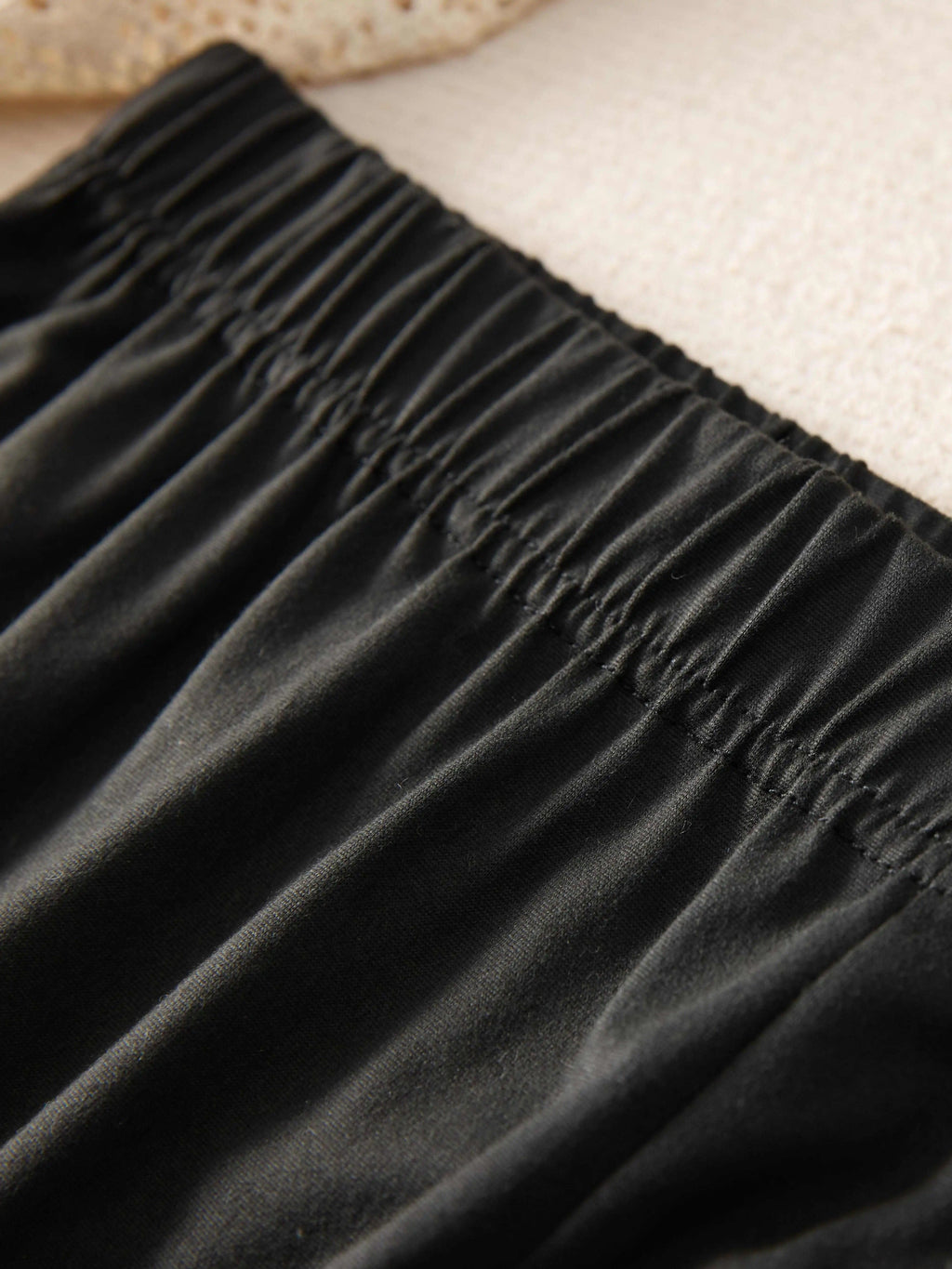 Pantalon droit grande taille — Maille souple noire d'intérieur