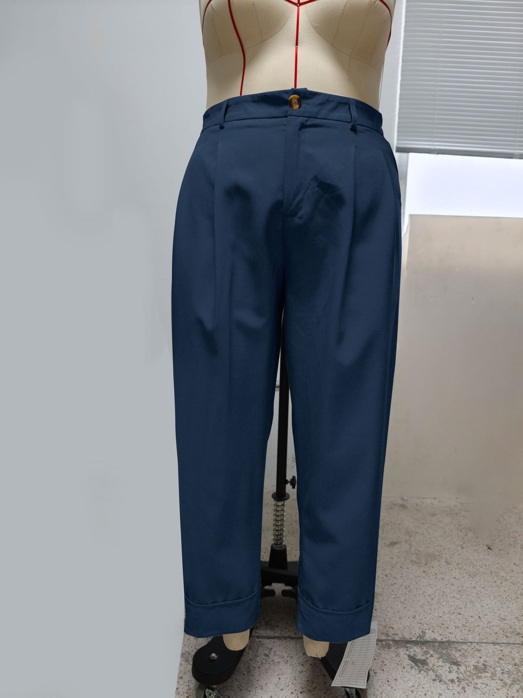 Pantalon d'été grande taille, ourlet retourné, pincé