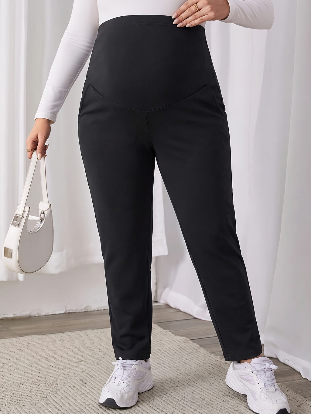 Pantalon de grossesse grande taille — Jambe droite noire