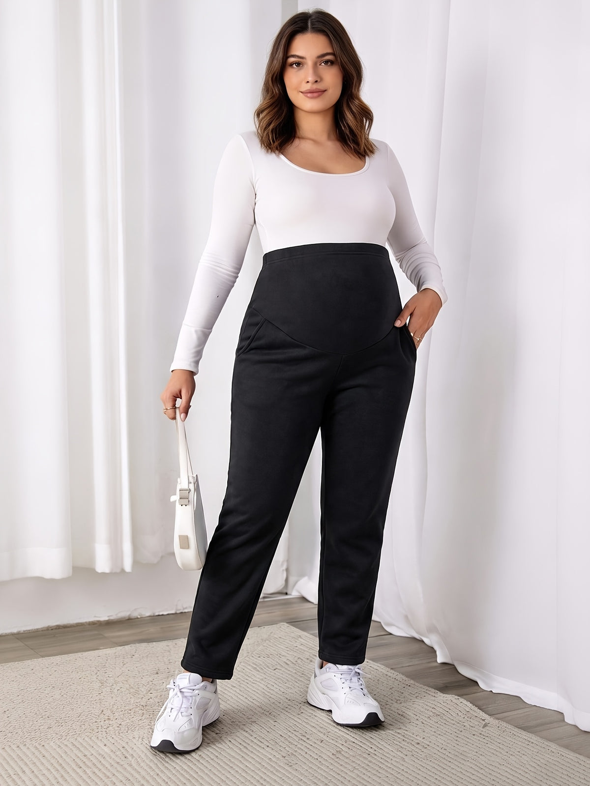 Pantalon de grossesse grande taille — Jambe droite noire