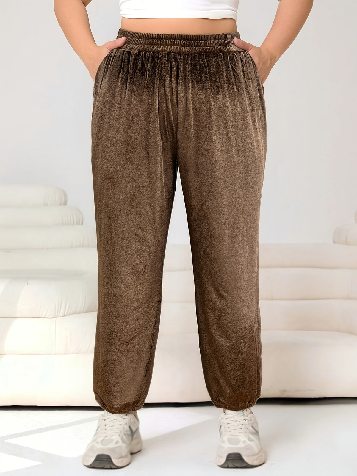 Pantalon de sport grande taille — Jogging en velours brun