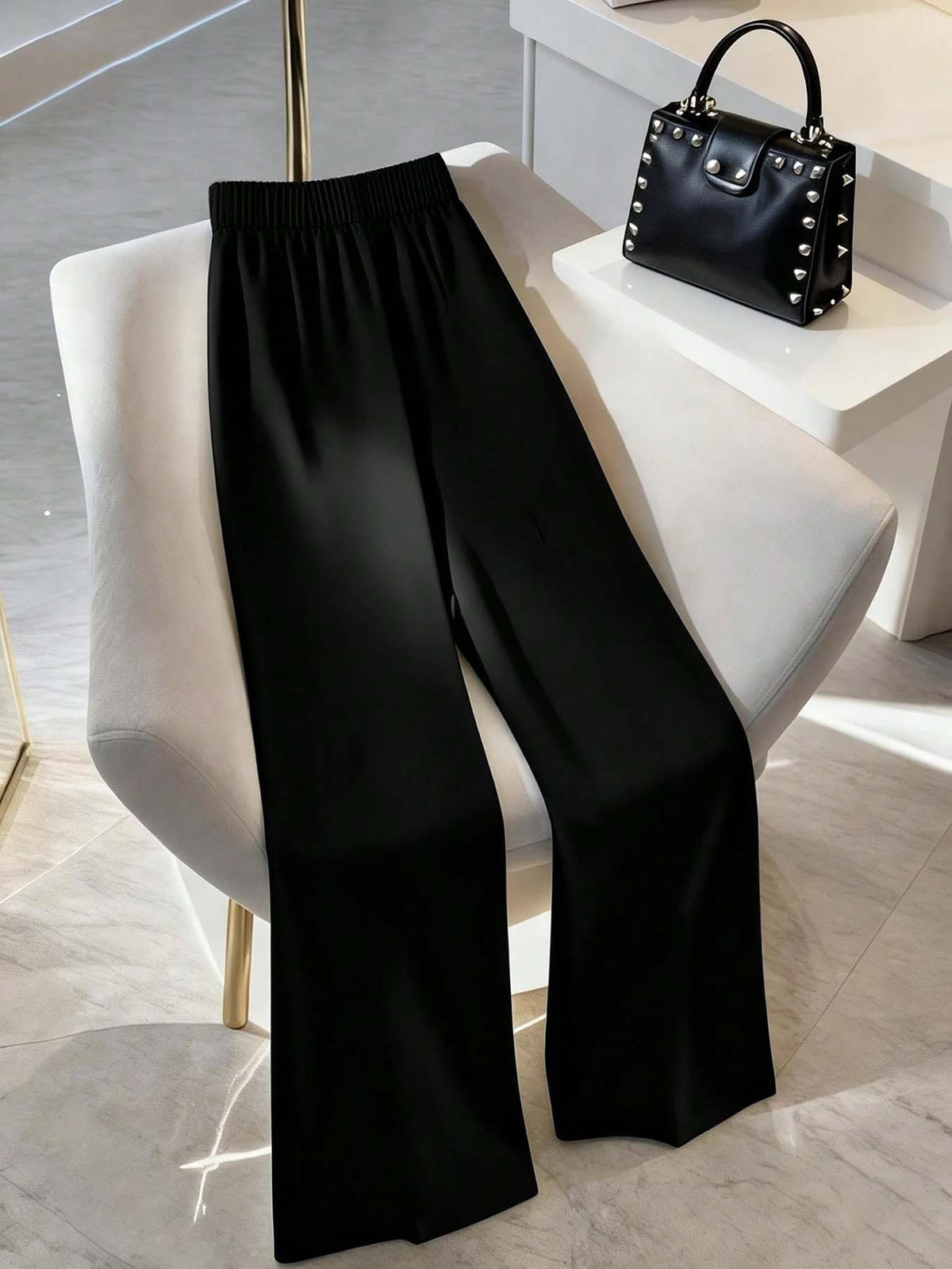 Pantalon noir grande taille — Double filet blanc et fente