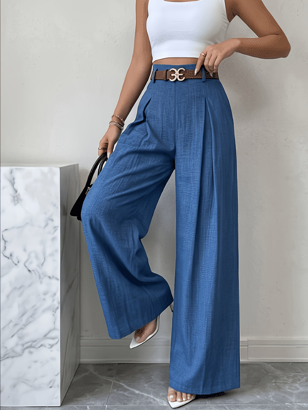 Pantalon palazzo grande taille — Beige clair et plis profonds