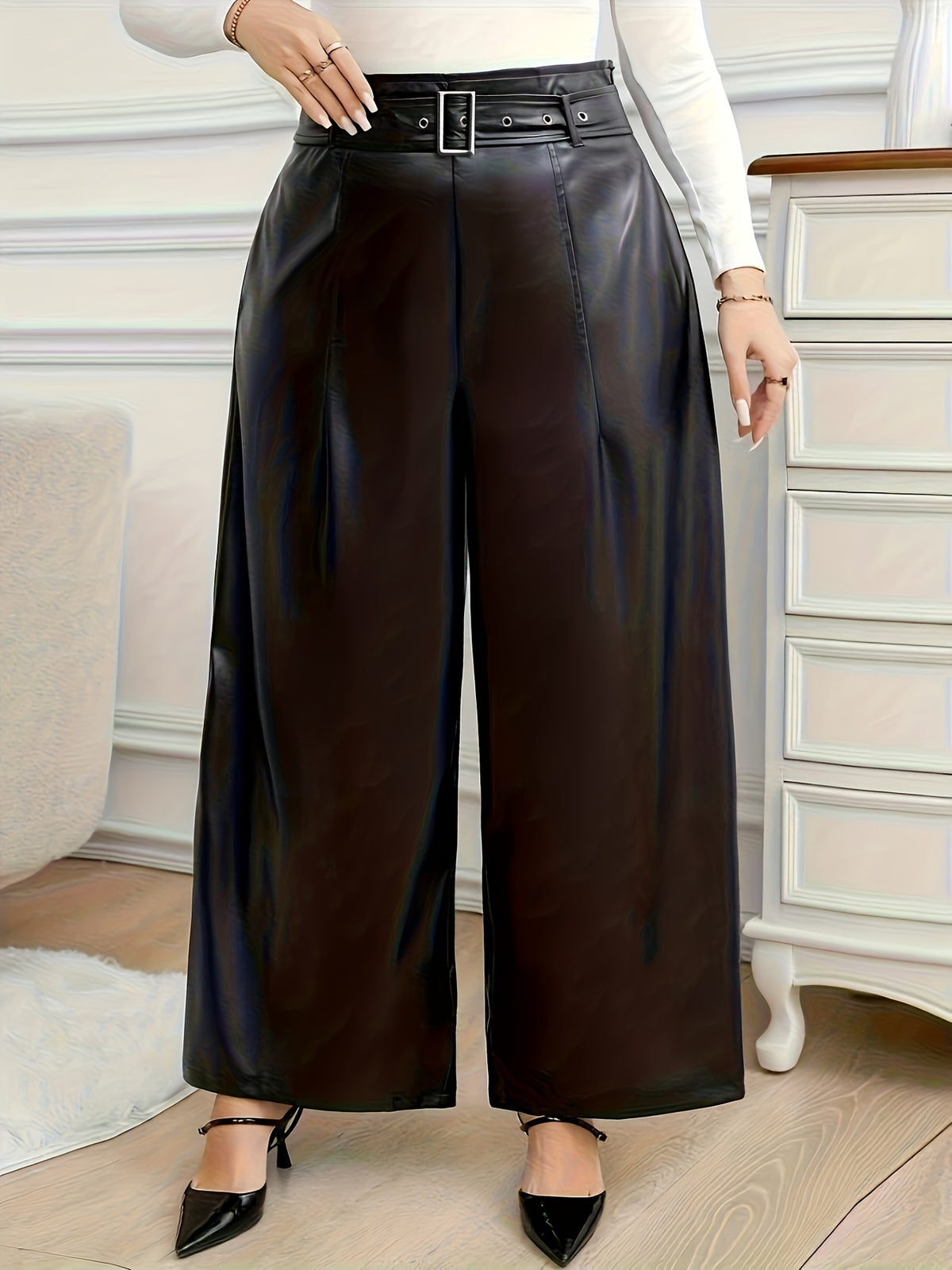 Pantalon simili cuir grande taille — Large, ceinture à boucle