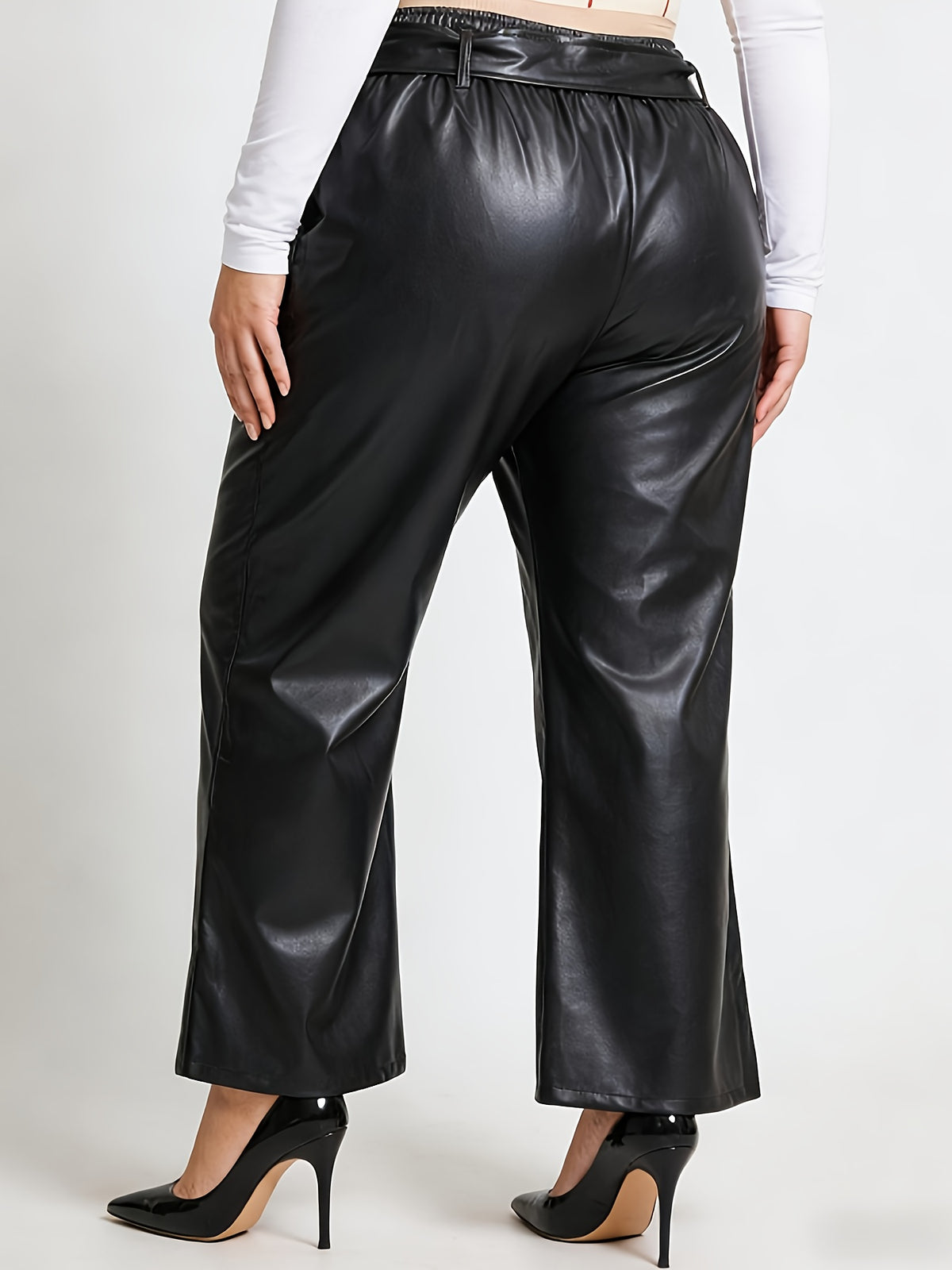 Pantalon simili cuir grande taille — Large, ceinture à boucle