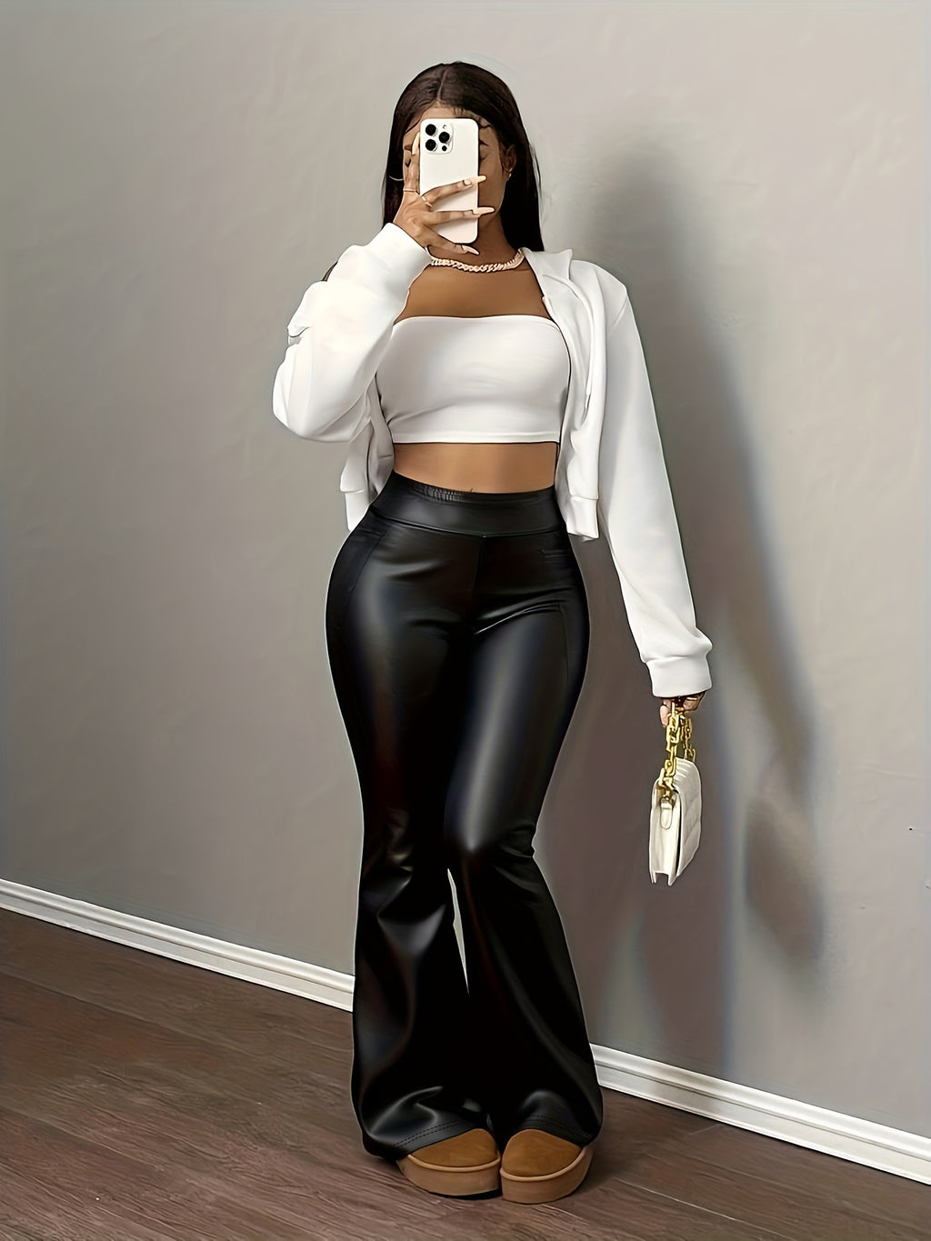 Pantalon simili cuir grande taille — Noir enduit, jambe évasée