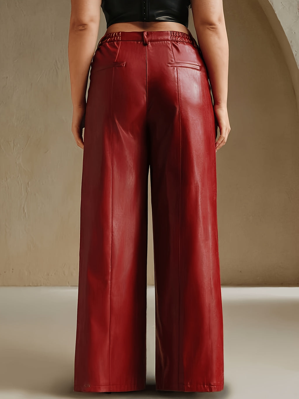 Pantalon simili cuir rouge grande taille — Jambes très larges