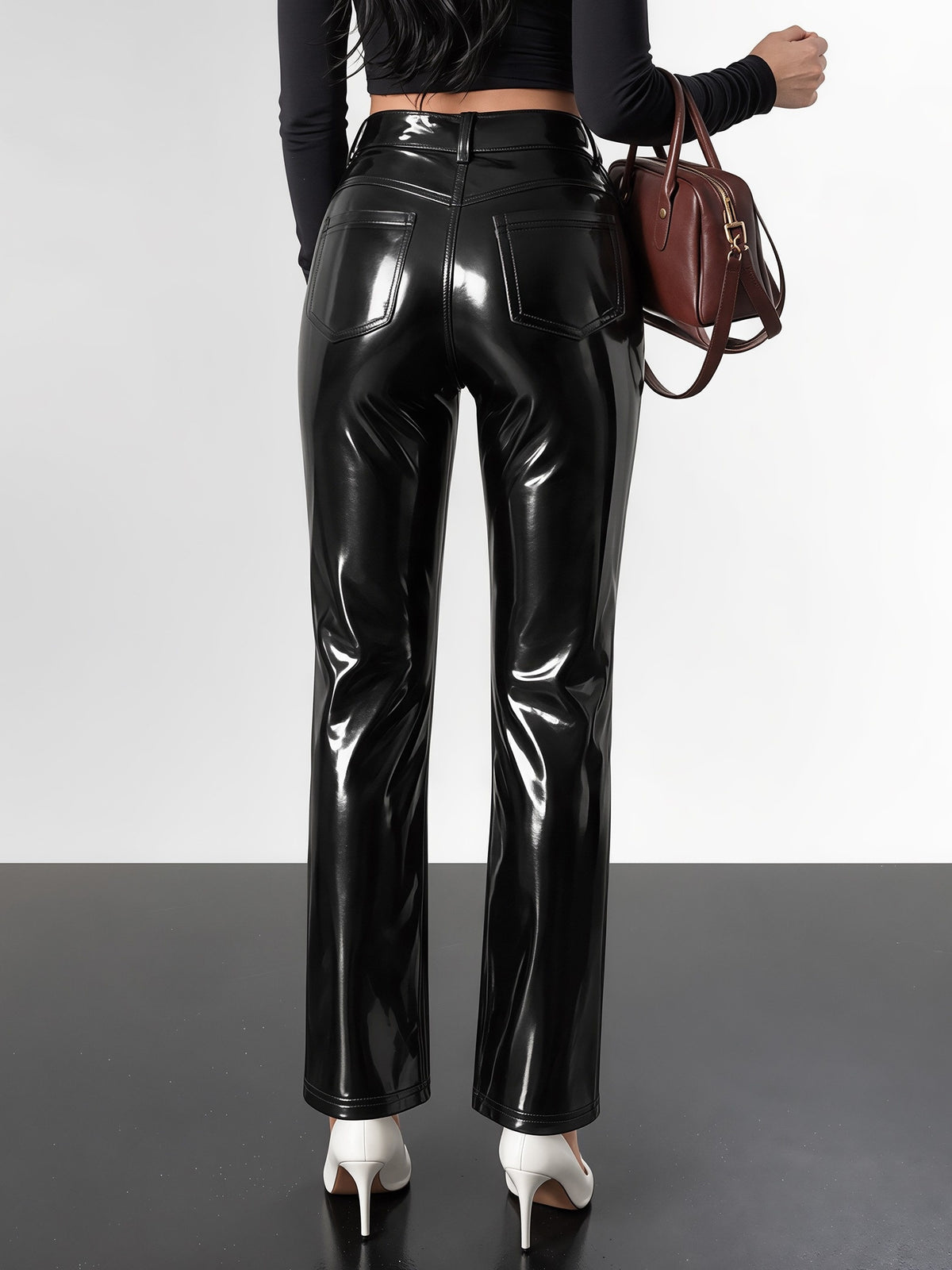 Pantalon simili cuir grande taille, verni, bas évasé