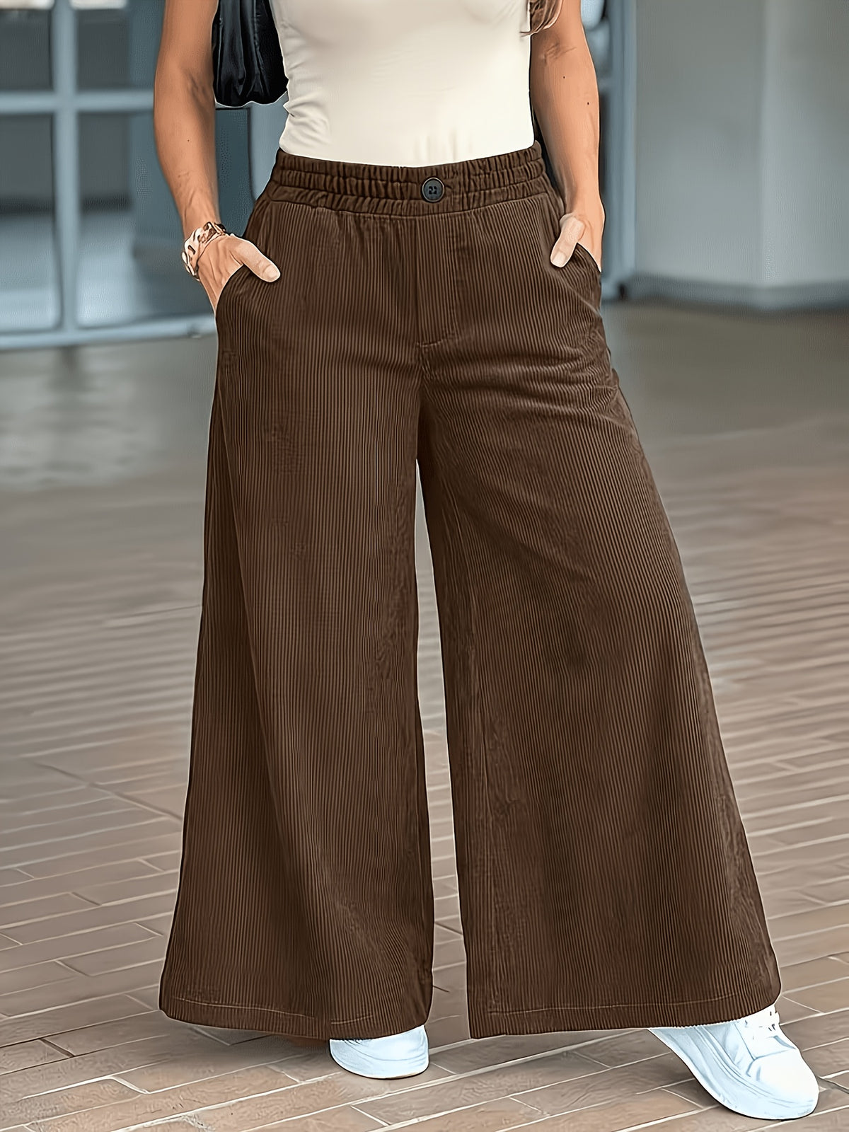 Pantalon en velours grande taille — Côtelé, jambe très large