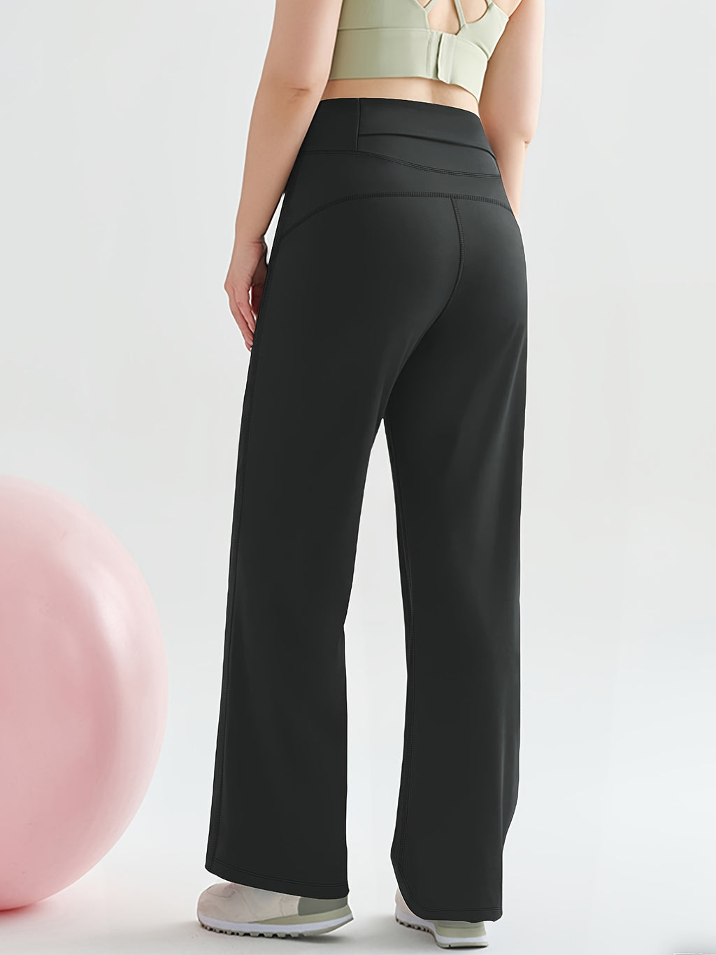 Pantalon de détente grande taille — Ampleur et poche dorsale