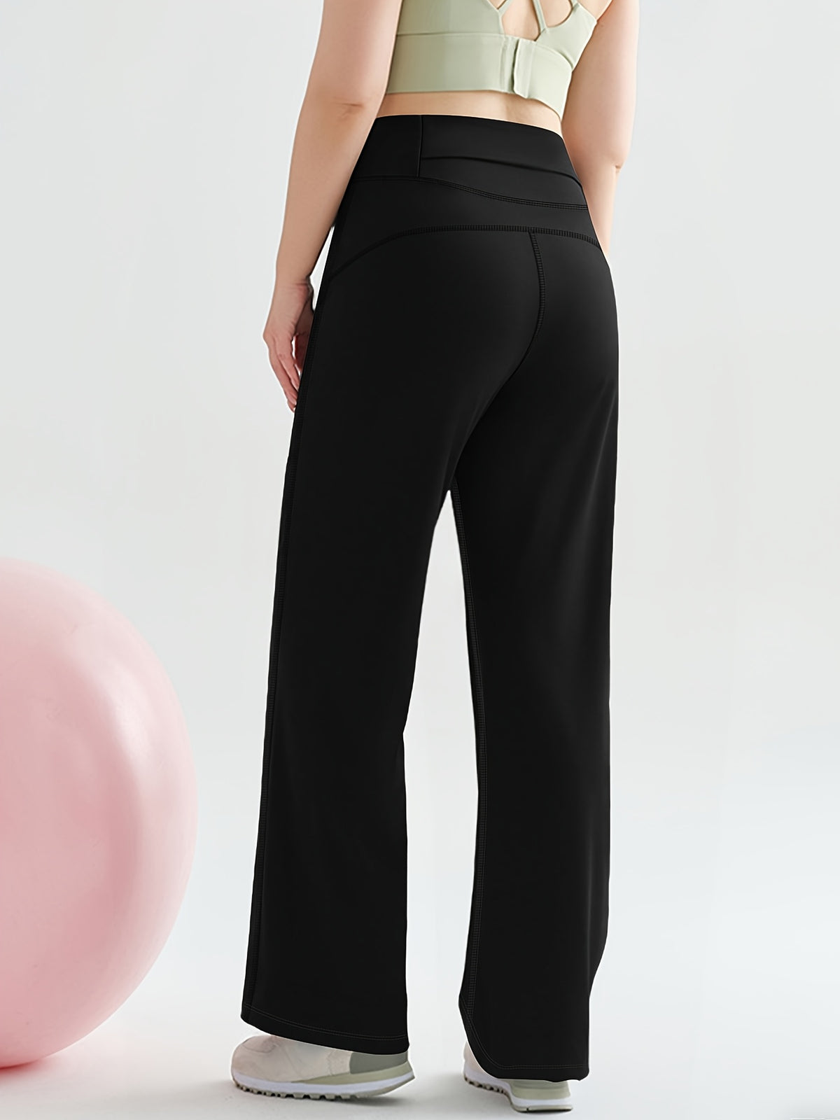Pantalon de détente grande taille — Ampleur et poche dorsale