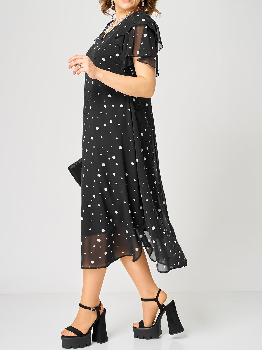 Robe mi-longue grande taille — Chiffon à pois, volant latéral