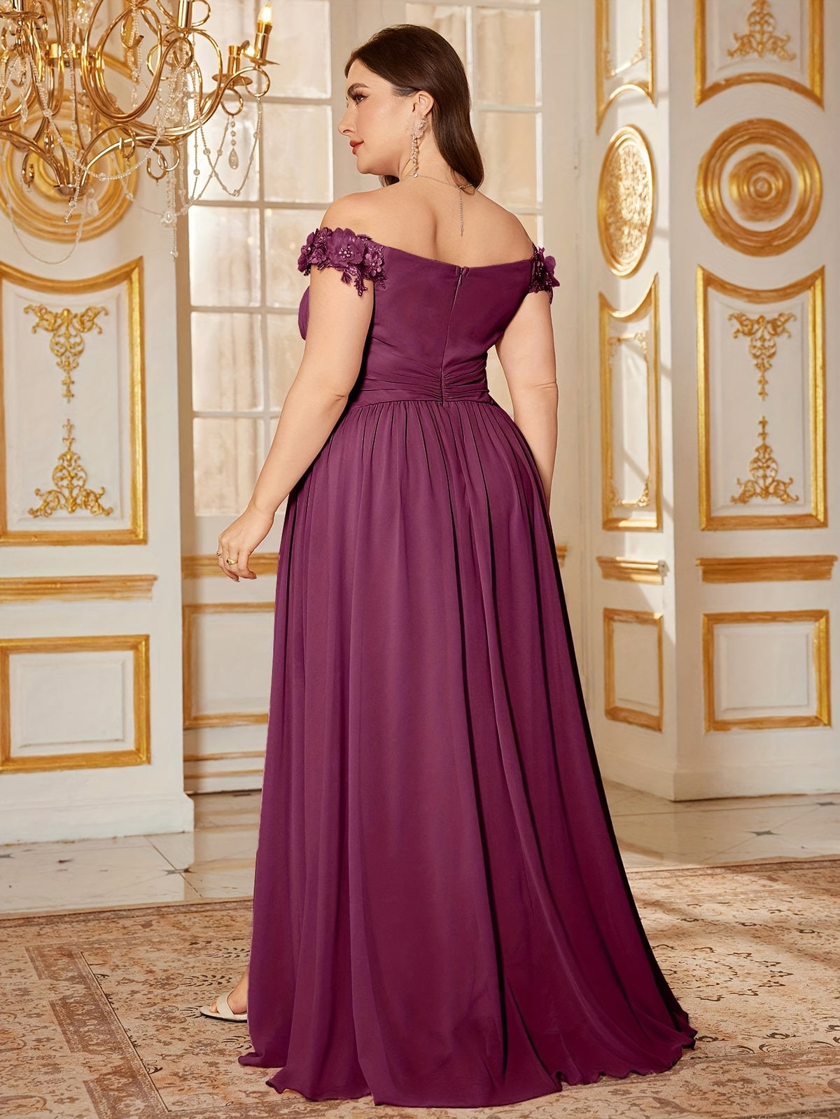 Robe de bal grande taille — Mancherons fleuris et perlés