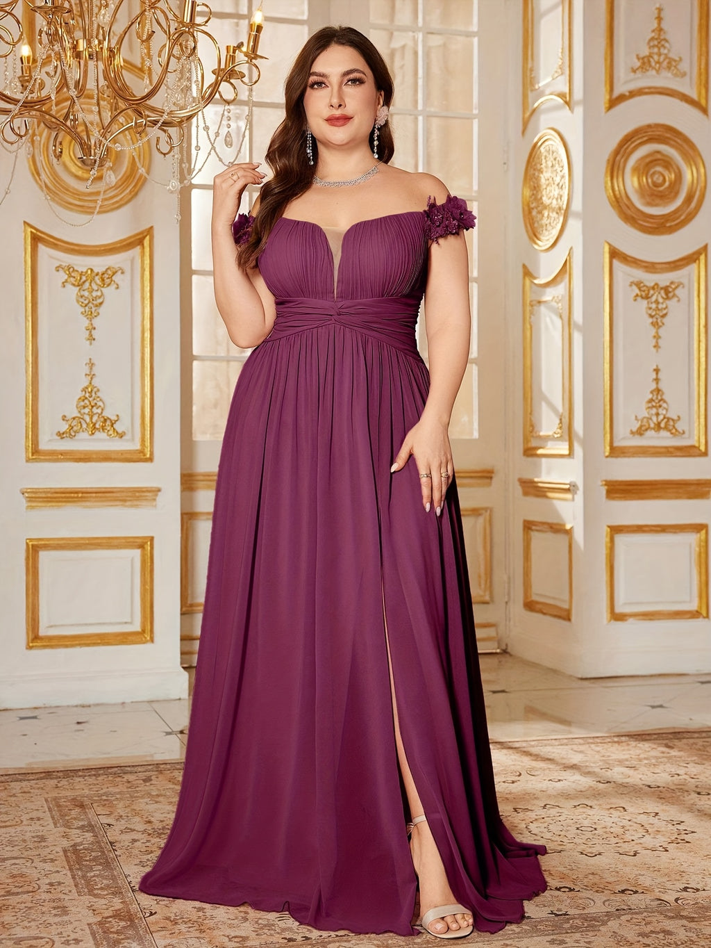 Robe de bal grande taille — Mancherons fleuris et perlés