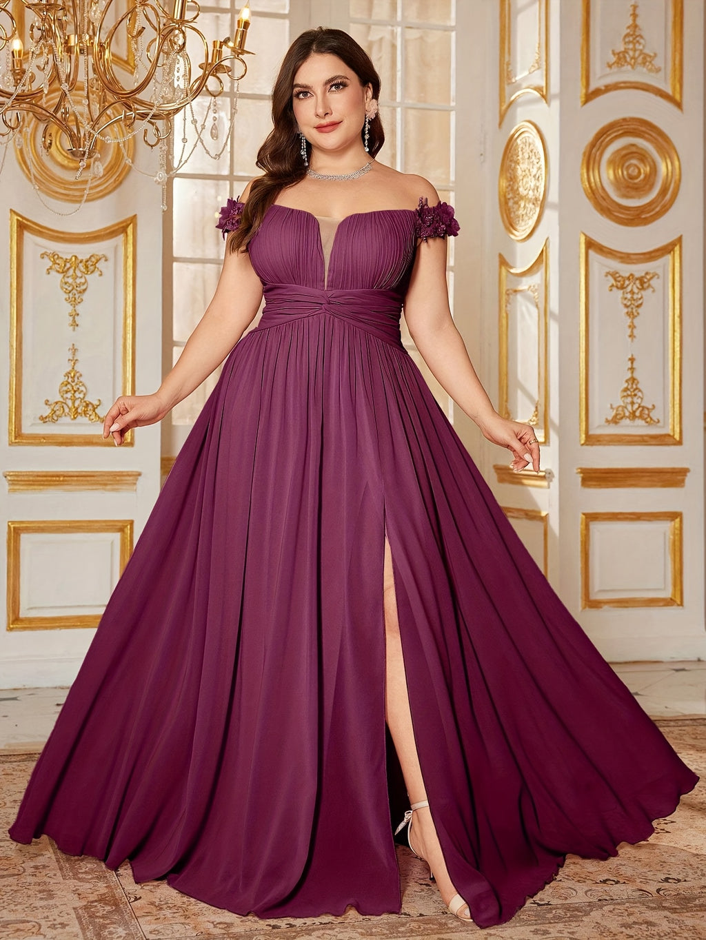 Robe de bal grande taille — Mancherons fleuris et perlés