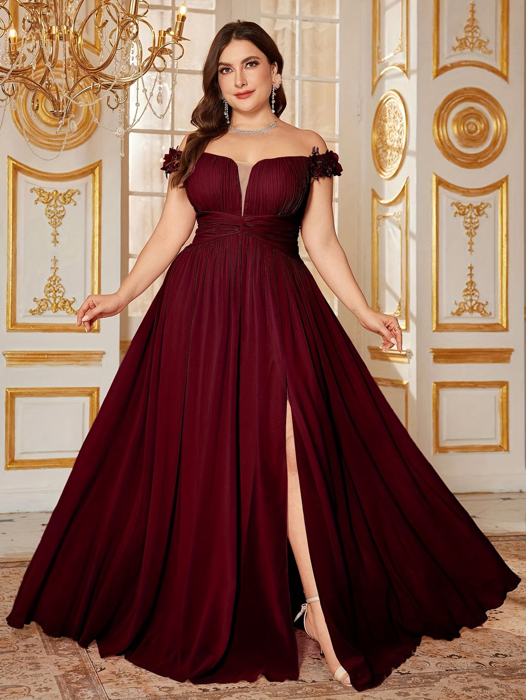 Robe de bal grande taille — Mancherons fleuris et perlés