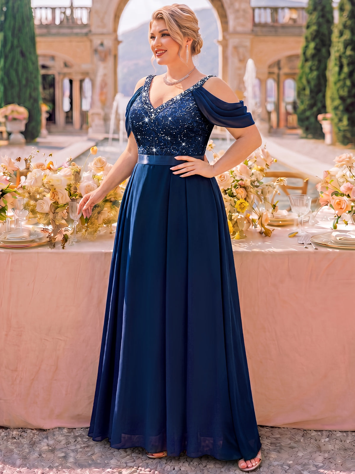 Robe de banquet grande taille — Liseré de perles marine