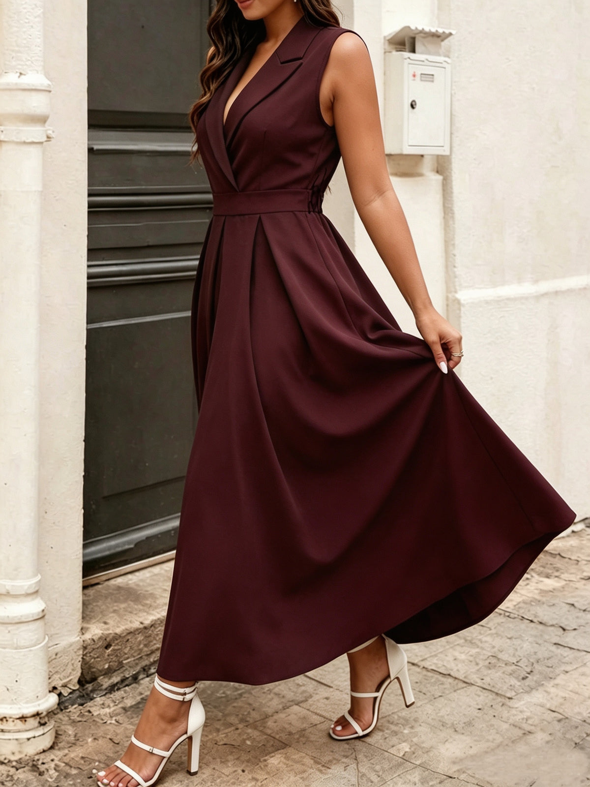 Robe chic grande taille — Col à revers et jupe longue plissée
