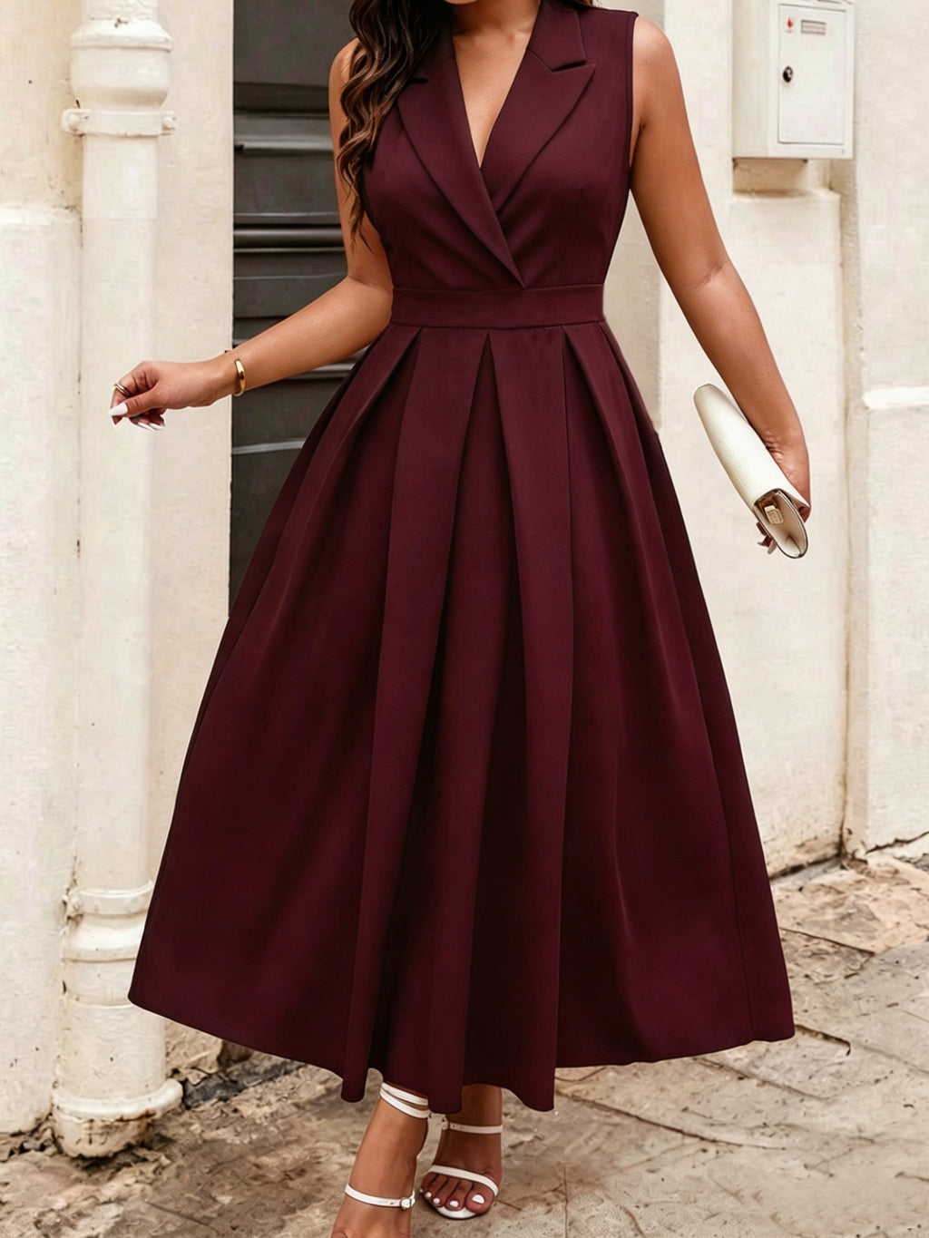 Robe chic grande taille — Col à revers et jupe longue plissée