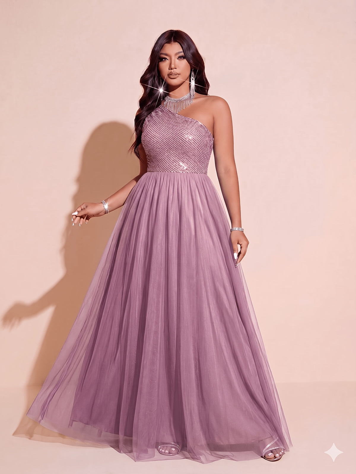 Robe de cocktail grande taille — Épaule unique et sequins