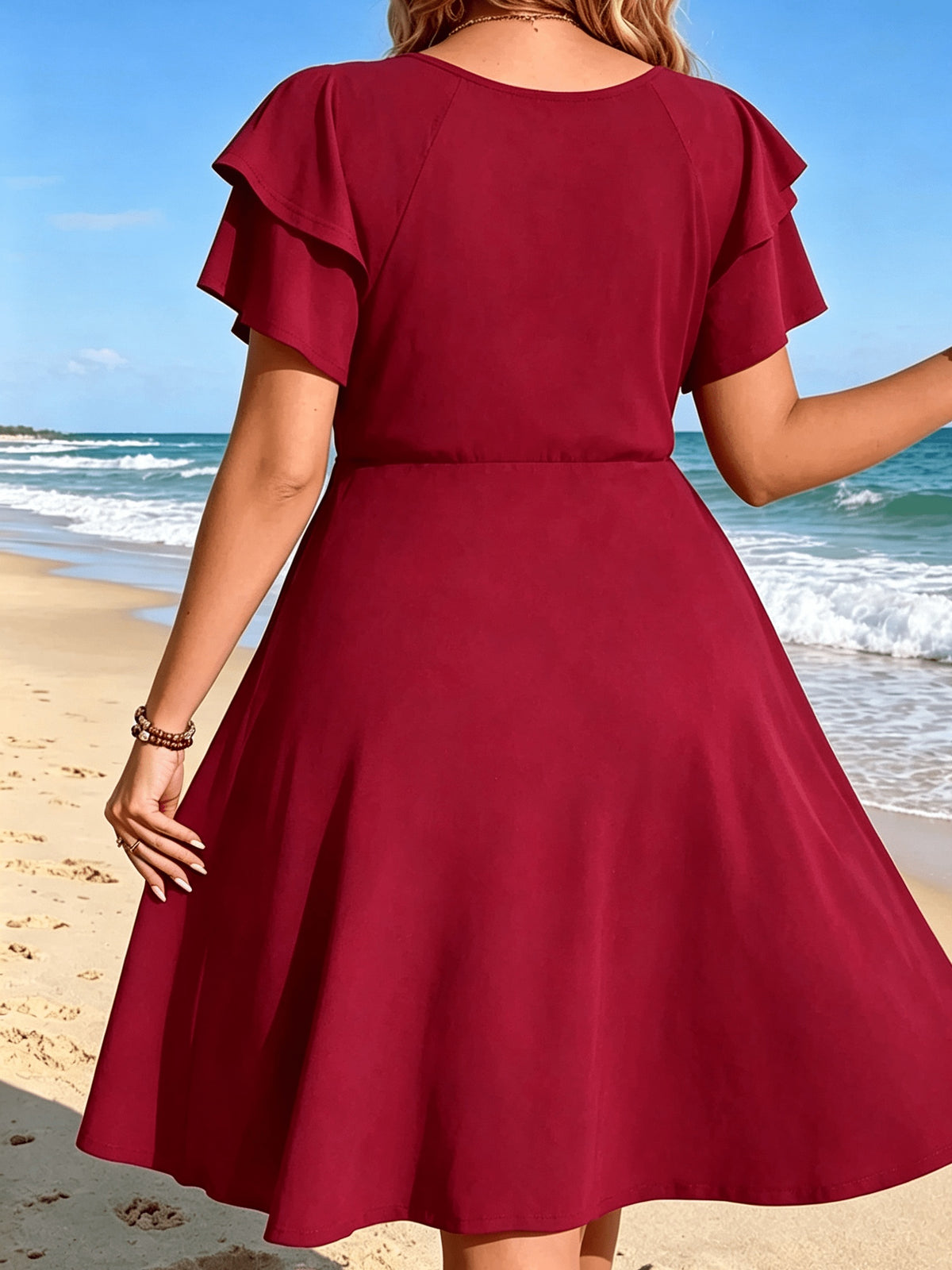 Robe courte grande taille — Croisée rouge pour la plage