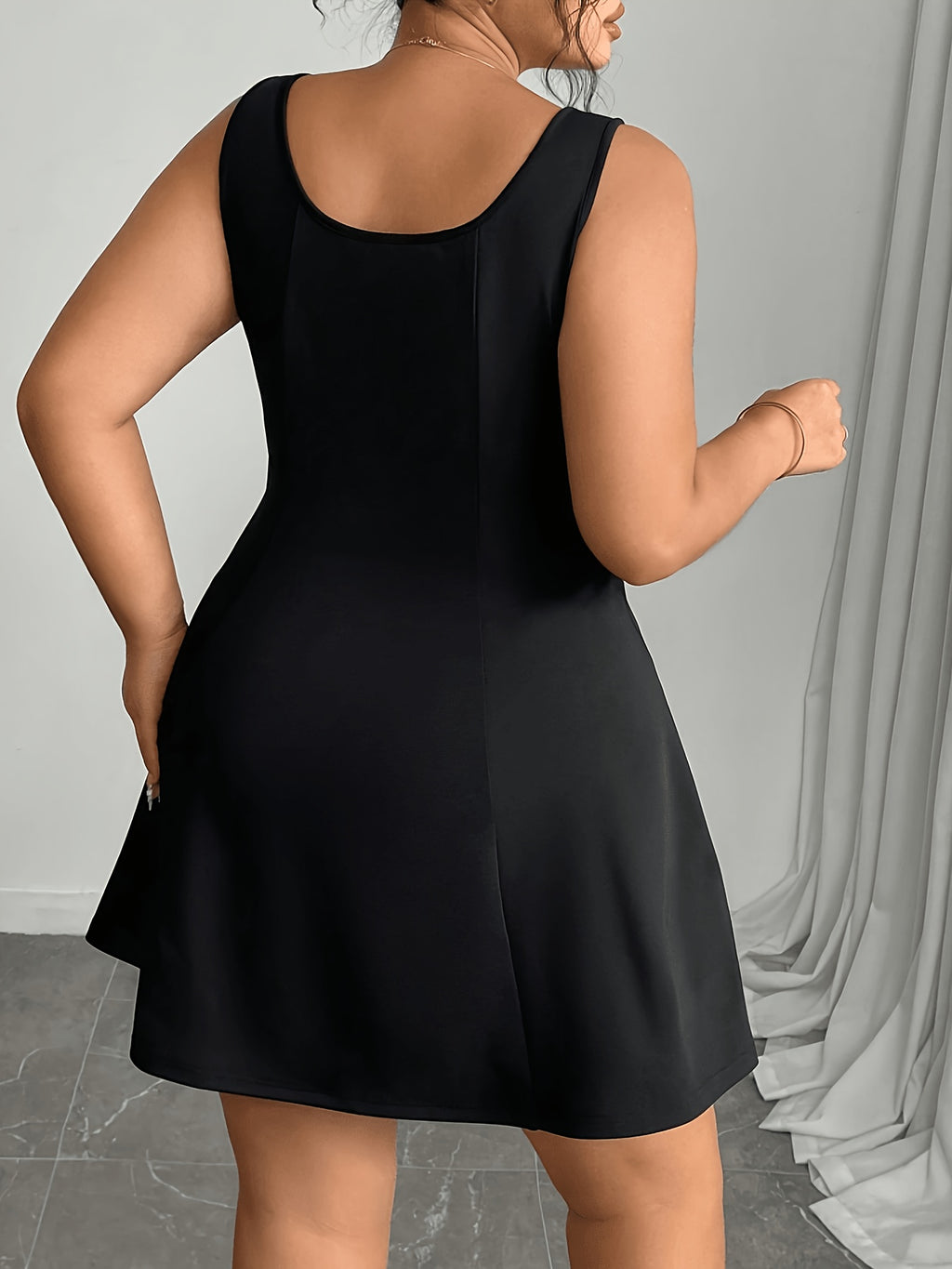 Robe courte grande taille — Ligne A et trois nœuds blancs