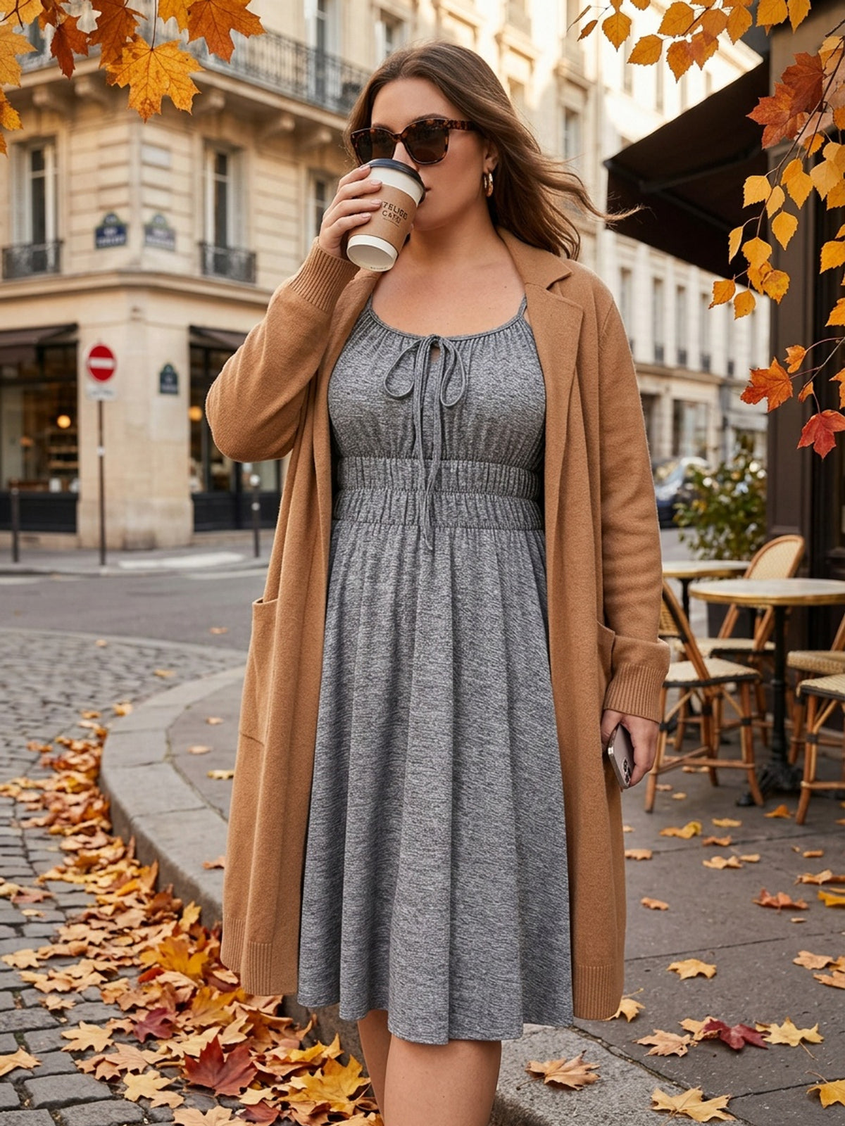 Robe courte grande taille — Maille chinée et taille smockée