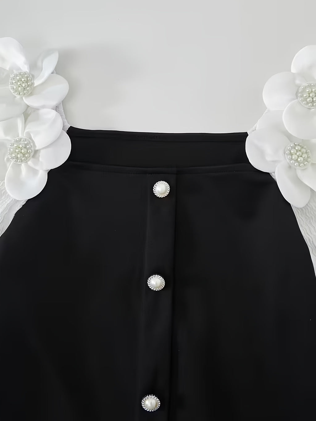 Robe courte grande taille — Manches blanches et fleurs 3D