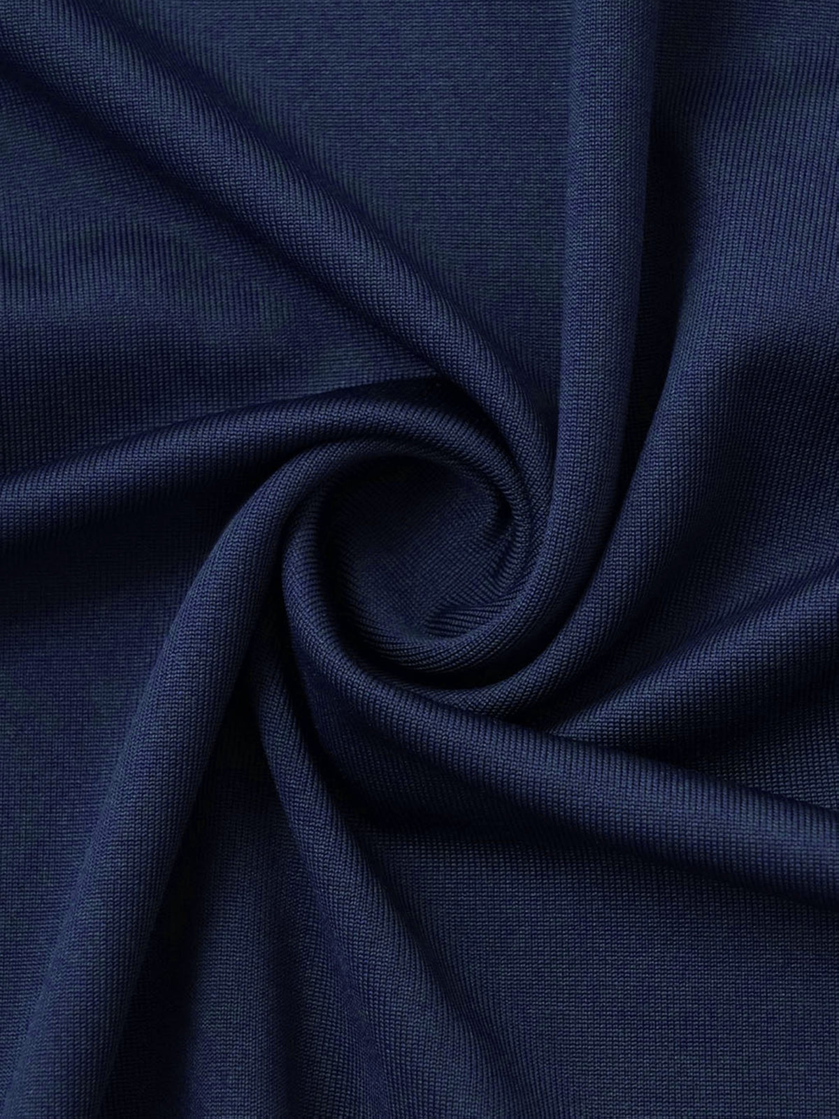 Robe courte grande taille — Jersey marine et jupe évasée
