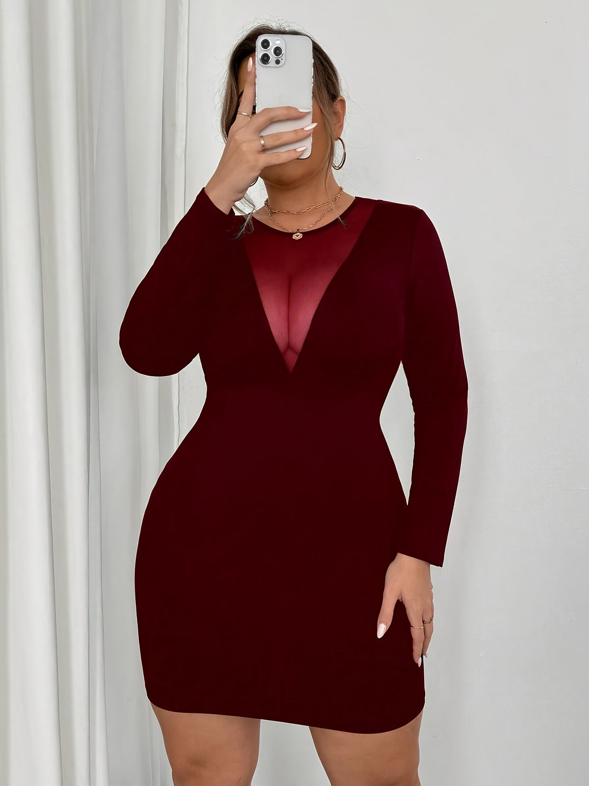 Robe courte grande taille — Moulante noire à insert mesh
