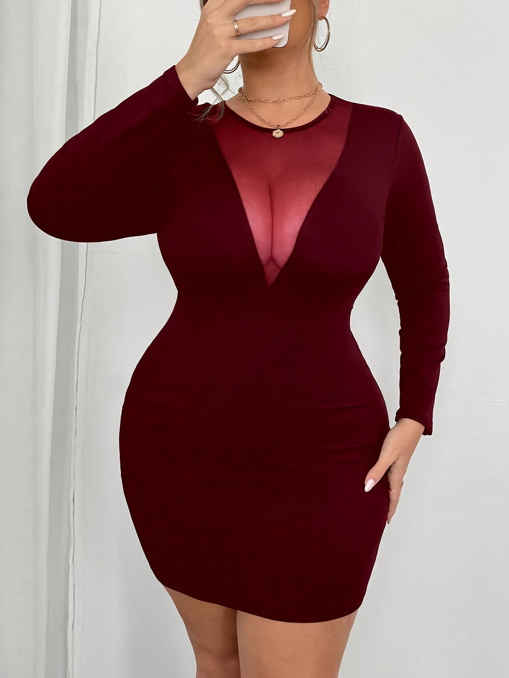 Robe courte grande taille — Moulante noire à insert mesh