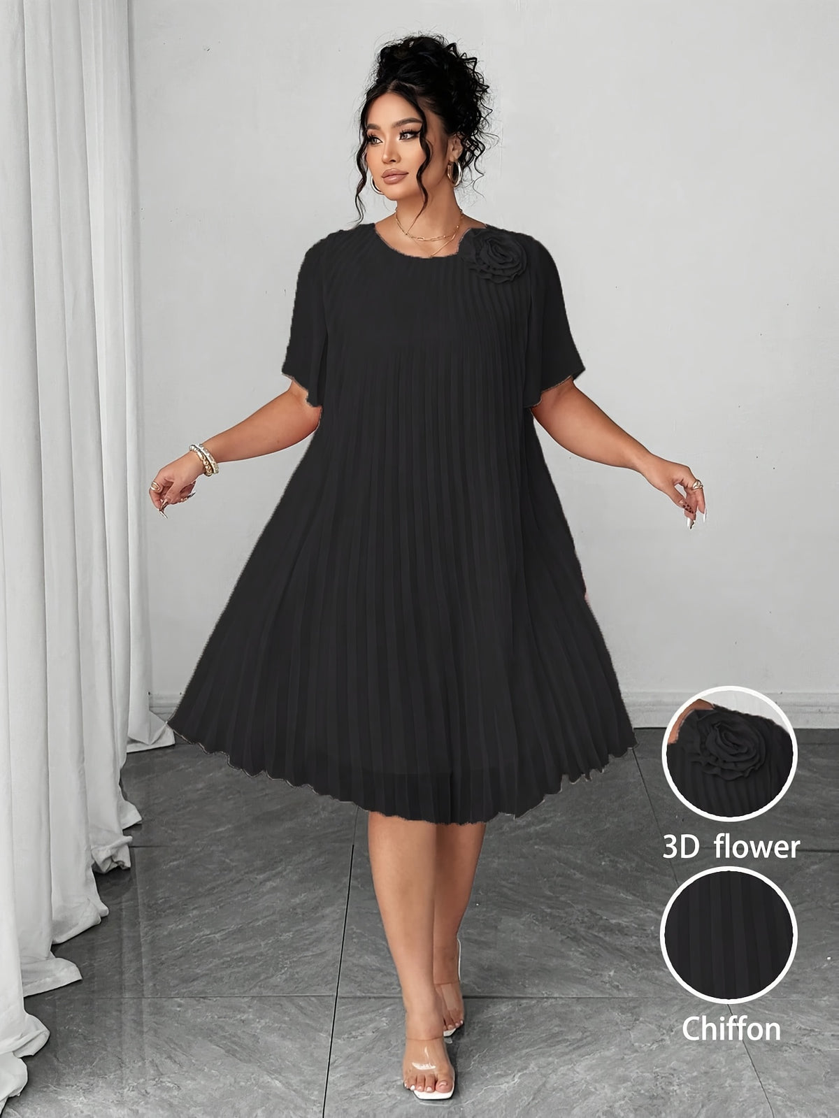 Robe courte grande taille — Mousseline plissée en soleil