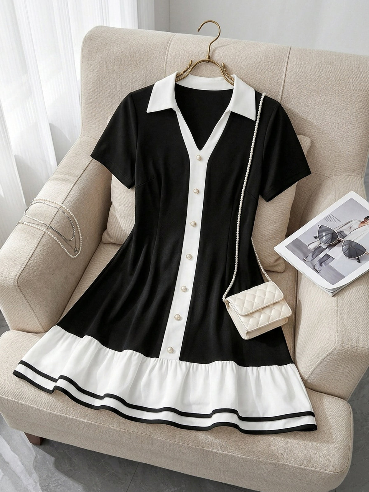 Robe courte grande taille — Patte blanche à boutons nacrés