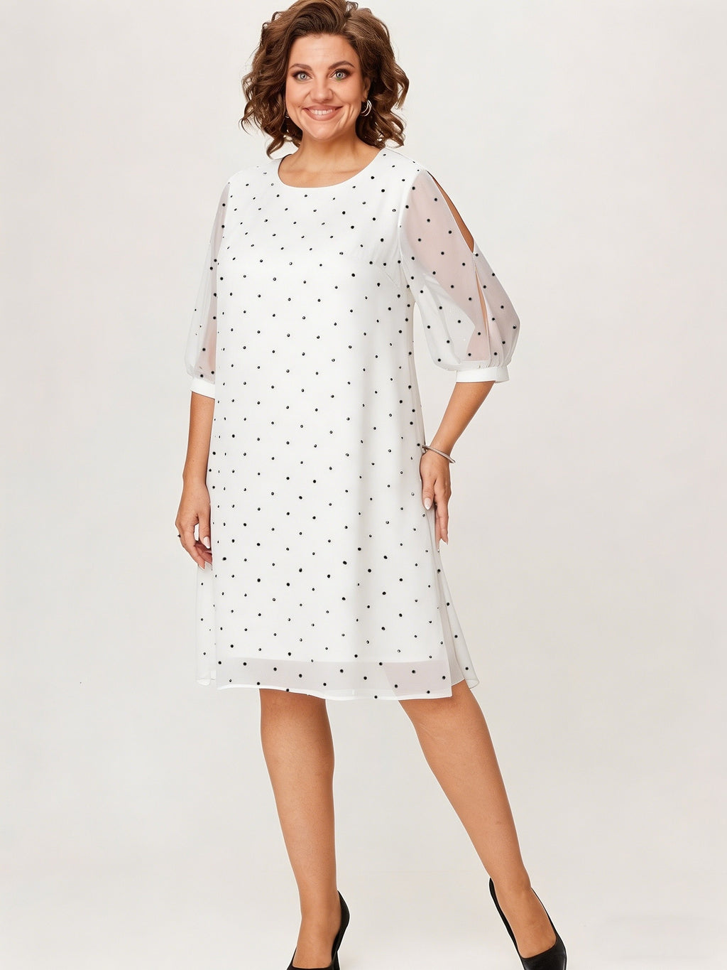Robe courte grande taille — Voile à pois et manches fendues