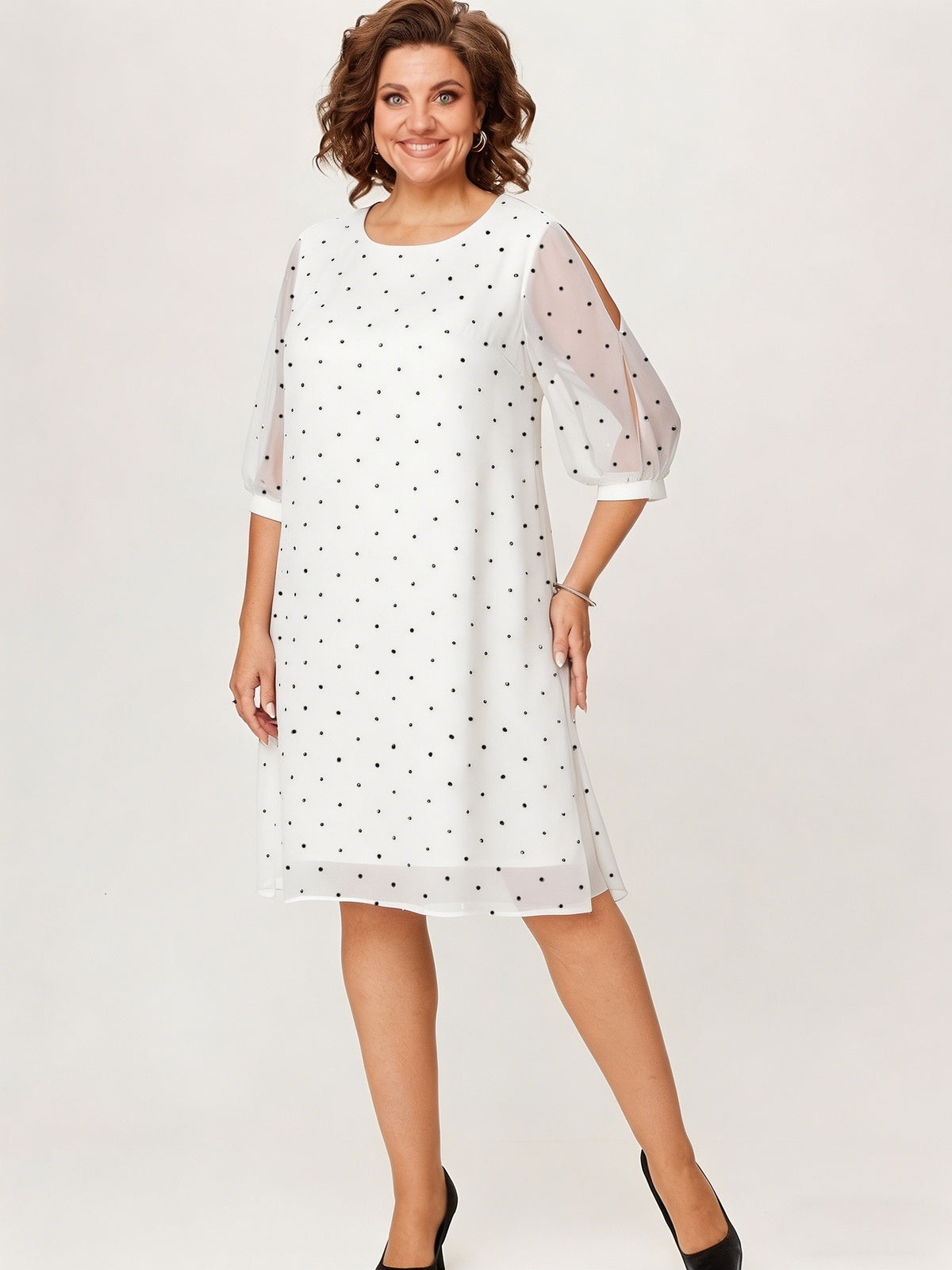 Robe courte grande taille — Voile à pois et manches fendues