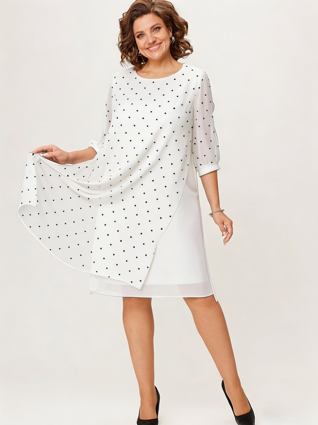 Robe courte grande taille — Voile à pois et manches fendues
