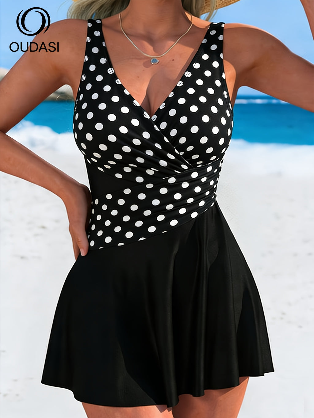 Robe de bain grande taille — Buste à gros pois et jupe unie