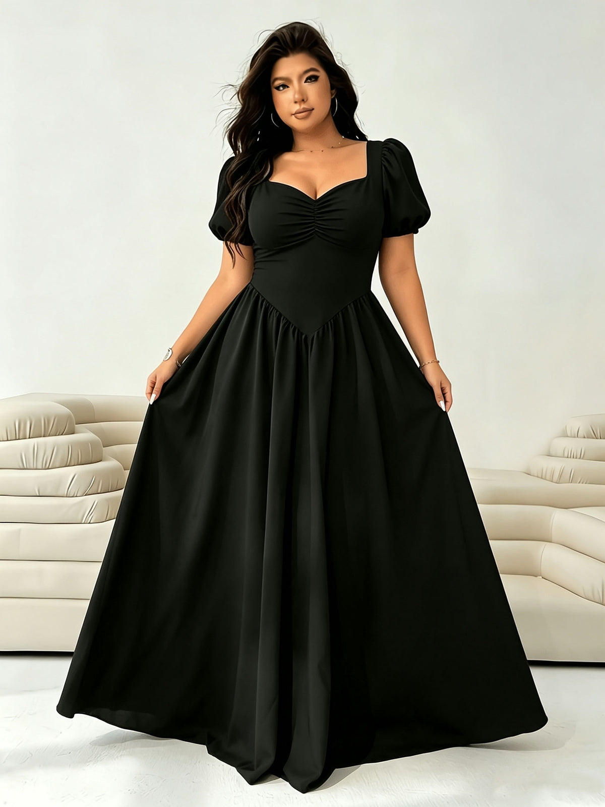 Robe de bal grande taille, buste en pointe, jupe ample