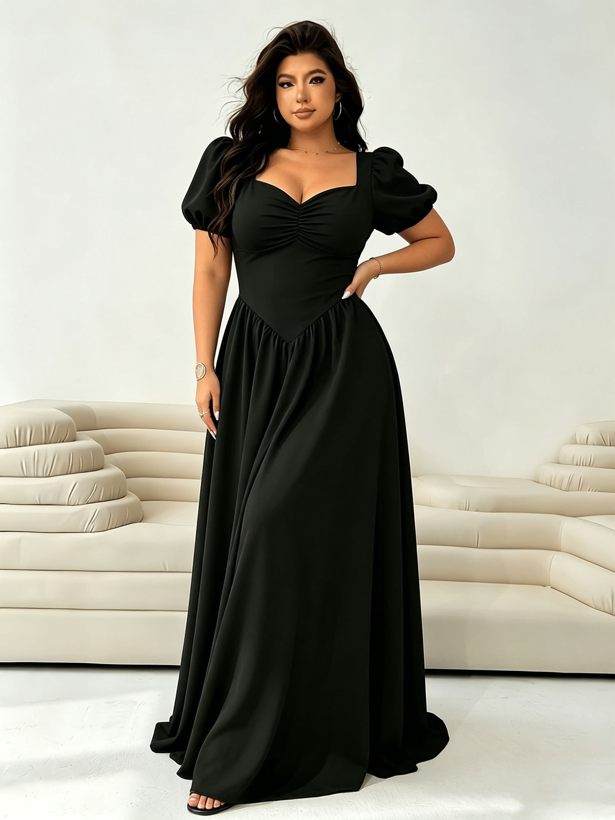 Robe de bal grande taille, buste en pointe, jupe ample