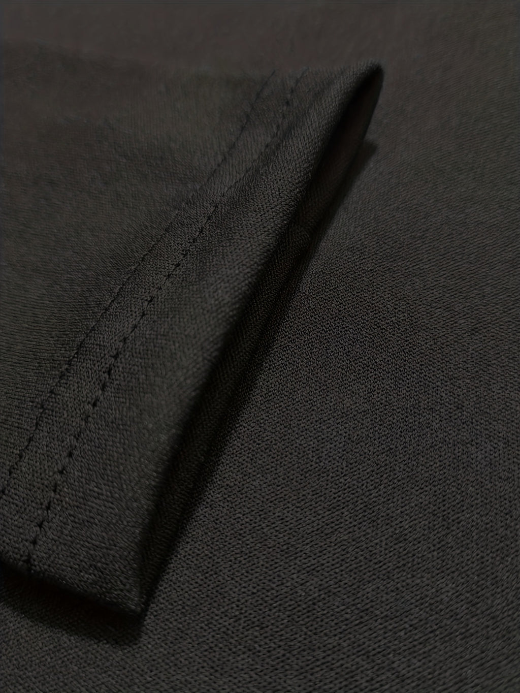Robe de Noël grande taille — Buste noir et jupe rouge à rennes