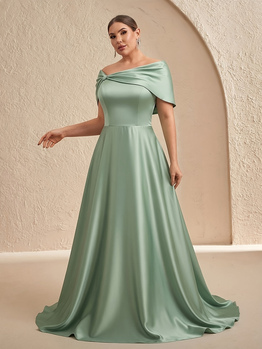 Robe de demoiselle d'honneur grande taille — Satin vert sauge