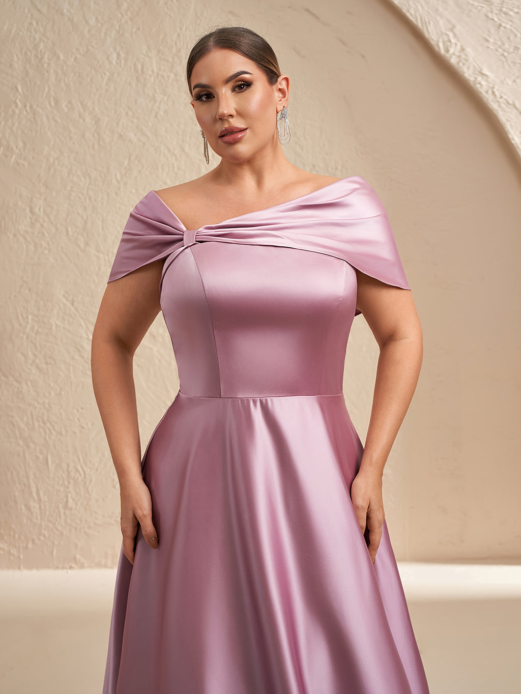 Robe de demoiselle d'honneur grande taille — Satin vert sauge