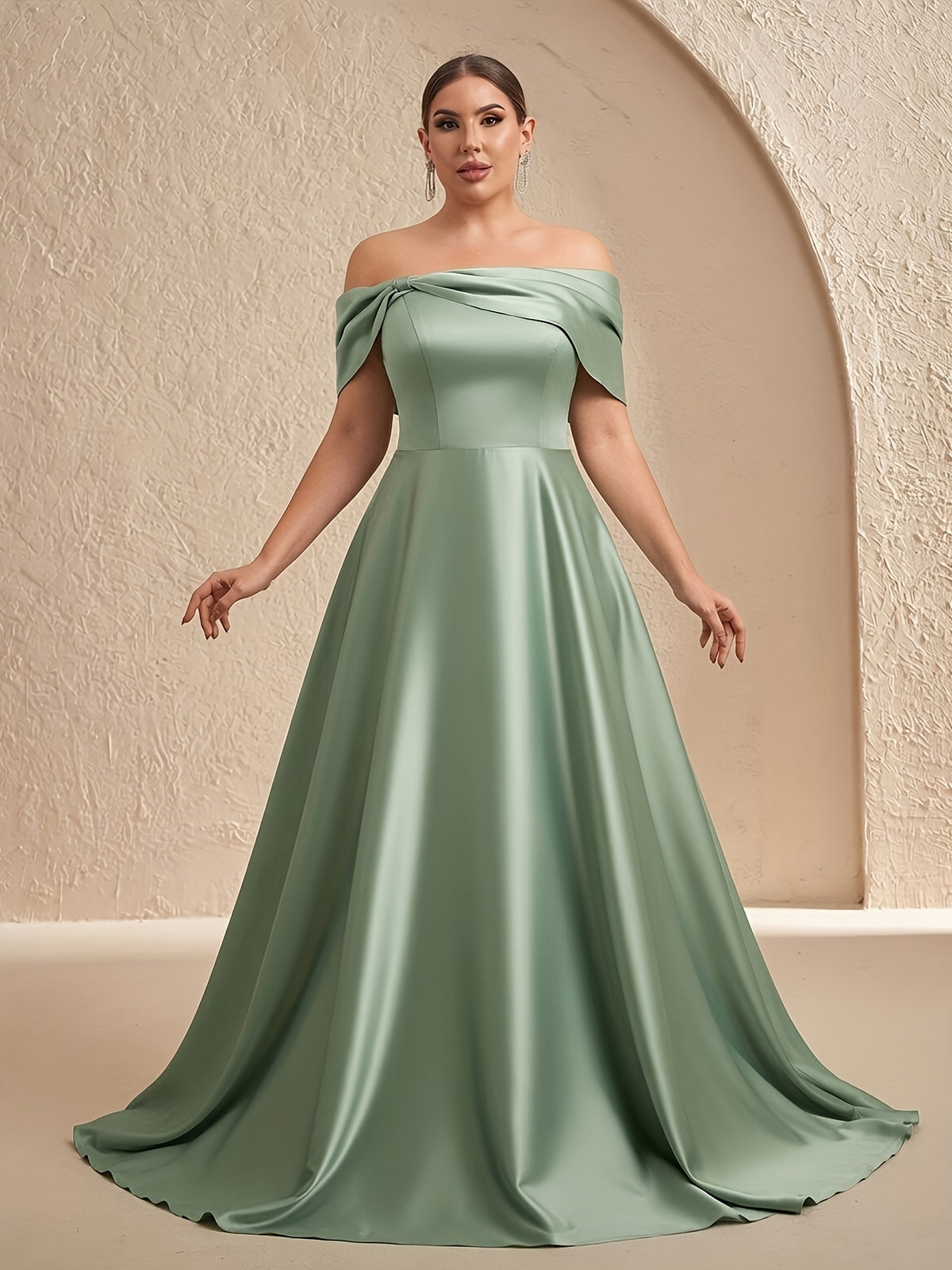 Robe de demoiselle d'honneur grande taille — Satin vert sauge