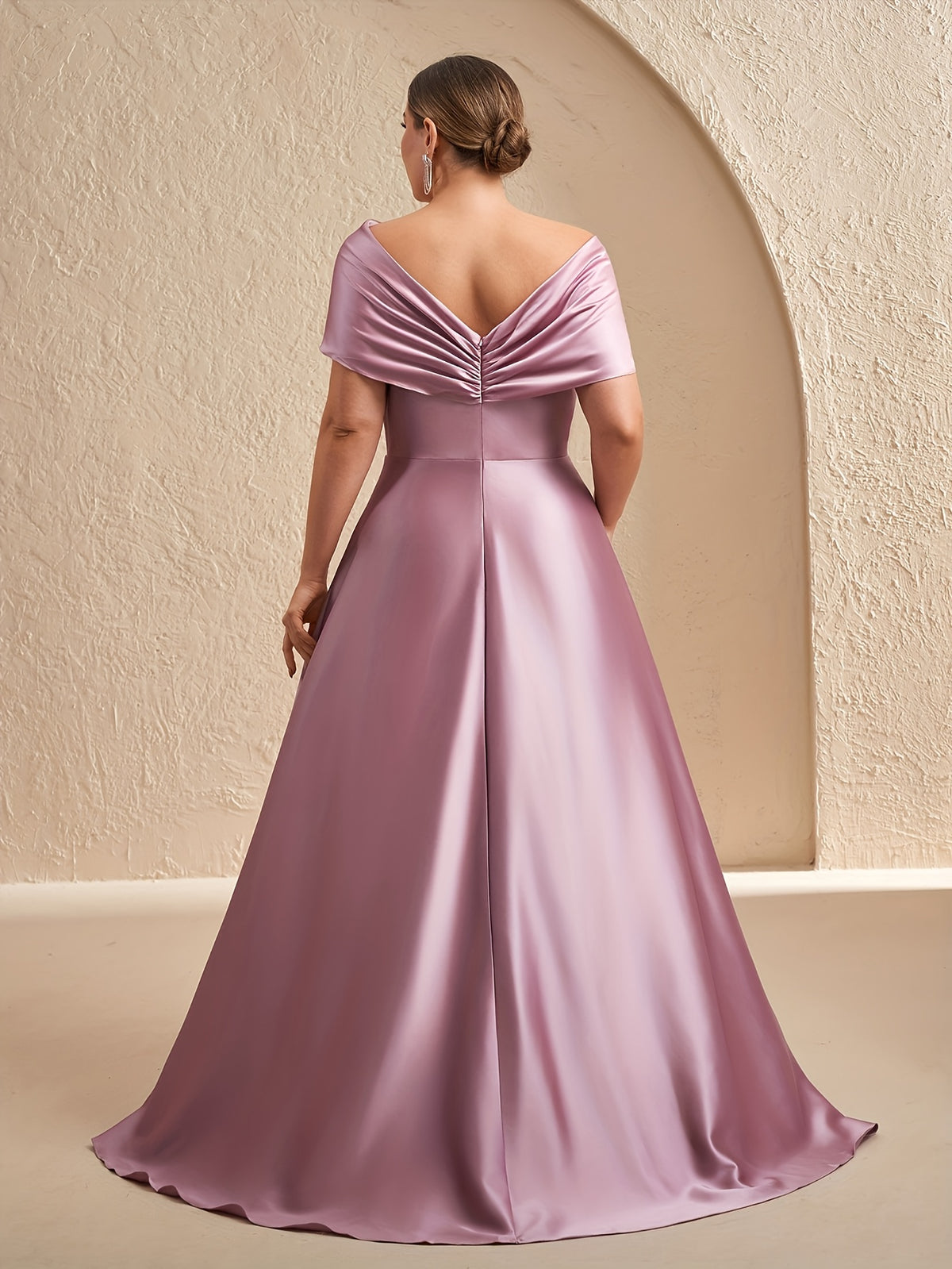 Robe de demoiselle d'honneur grande taille — Satin vert sauge