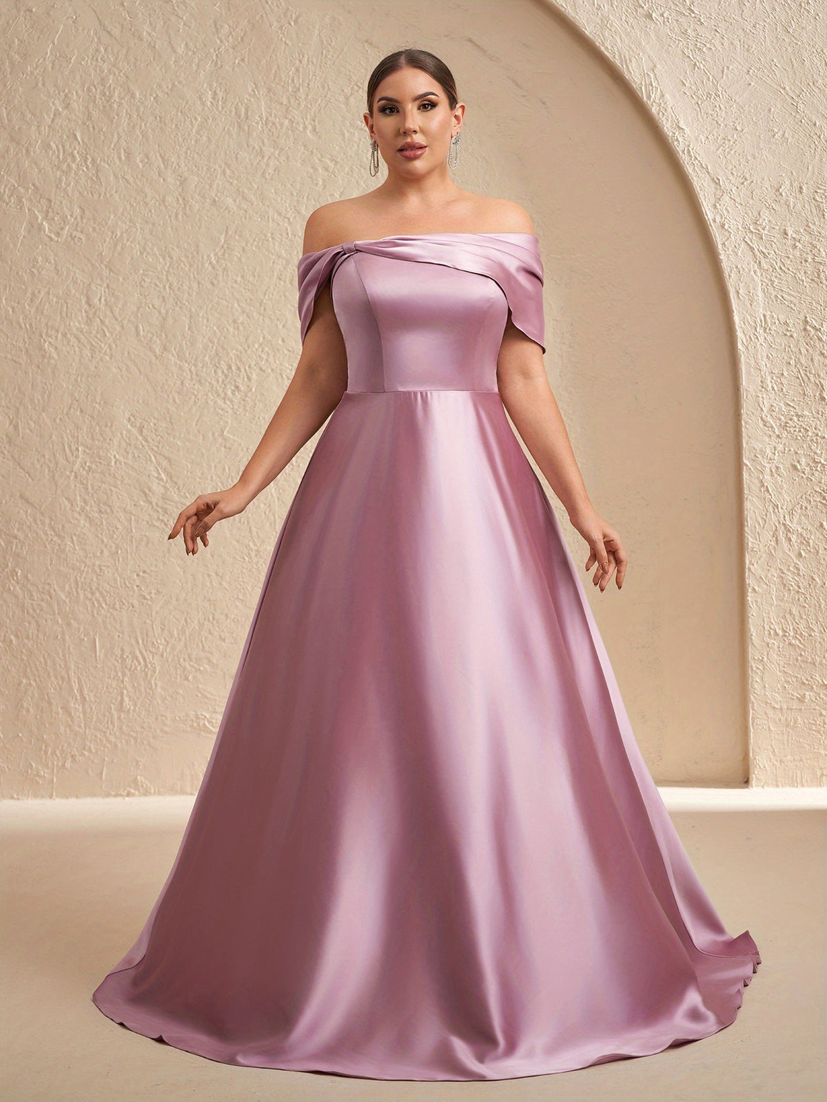 Robe de demoiselle d'honneur grande taille — Satin vert sauge