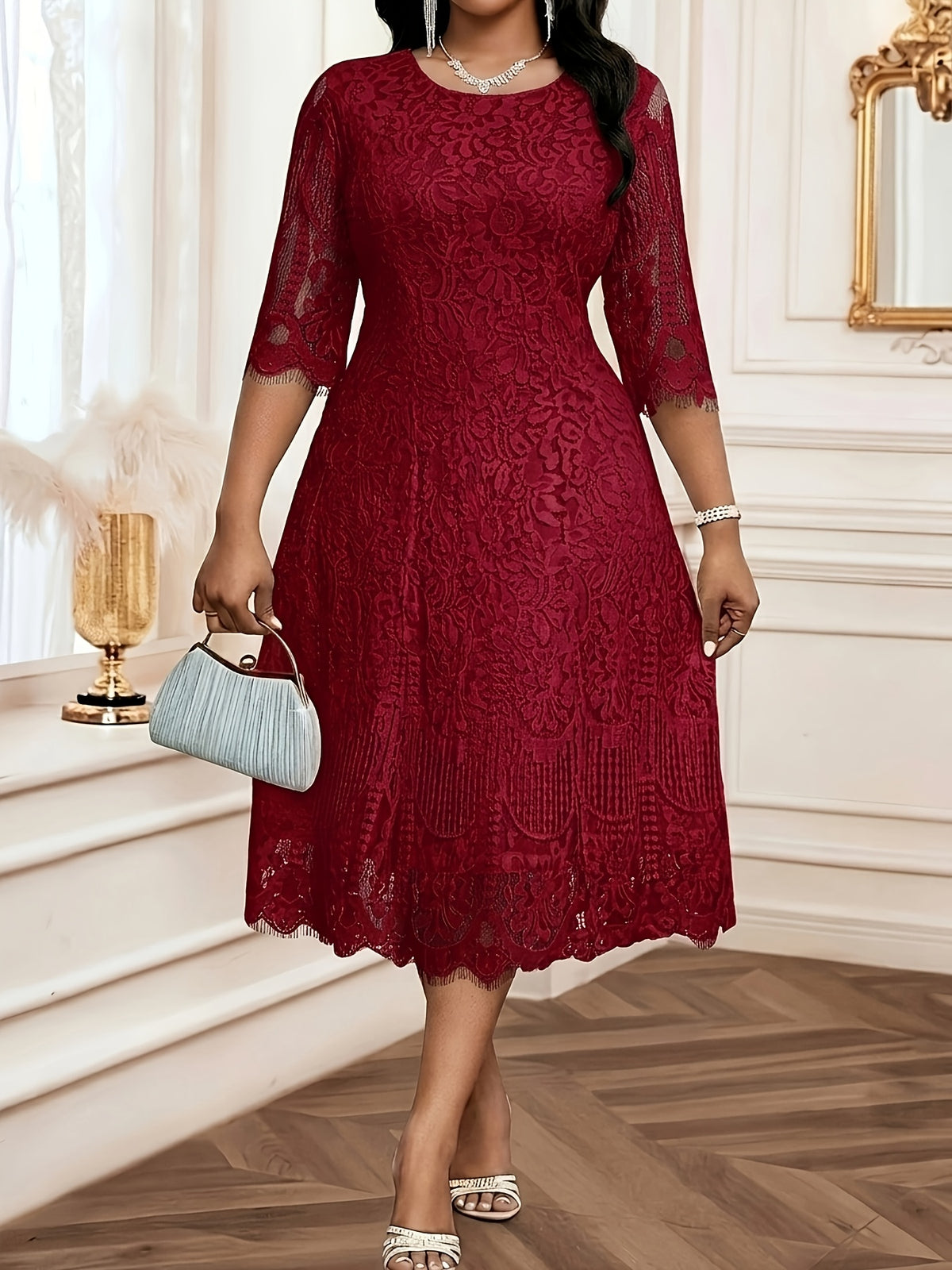 Robe en dentelle grande taille, guipure et ourlet festonné