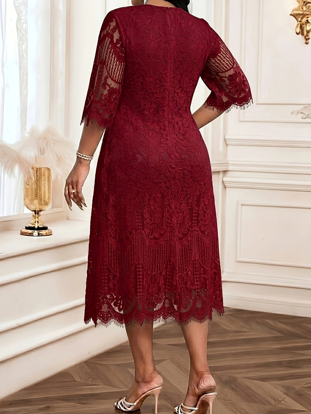 Robe en dentelle grande taille, guipure et ourlet festonné