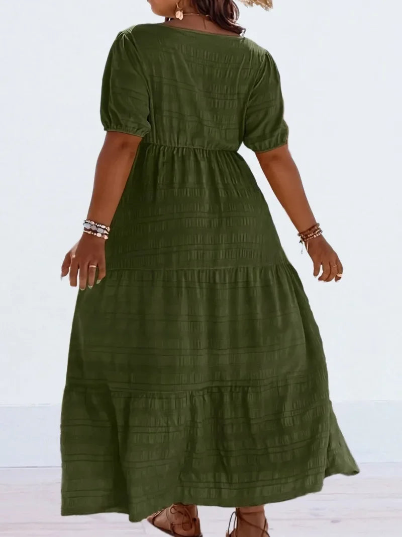 Robe d'été grande taille, col carré et tombé fluide aérien